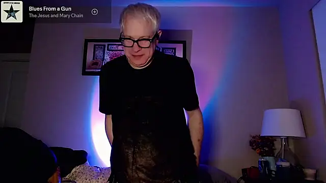 Snapshot of Snarfle82 chatting on 12-02-25, 12:43 Snarfle82 online show from 12-02-25, 12:43