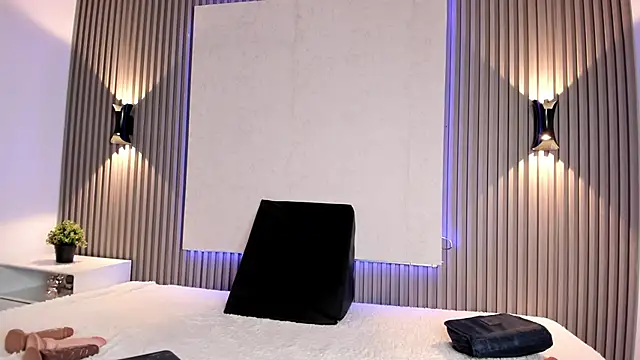 Zafiiraa online show from 02-04-25, 05:34