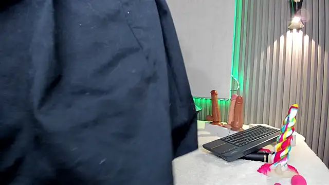 Zafiiraa online show from 02-13-25, 02:42