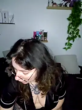 Moxxxie online show from 10-21-25, 05:52