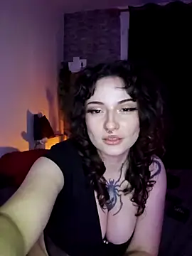 Moxxxie online show from 11-19-25, 05:24