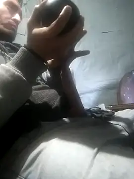 Wero4200 online show from 11-28-25, 02:31