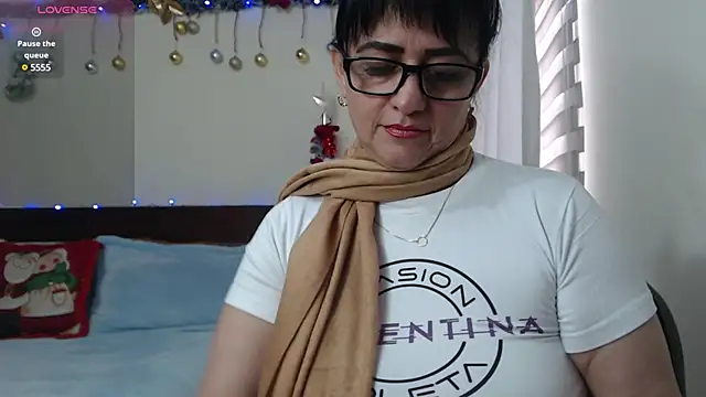 ISABEEL SOFIA01 online show from 01-04-25, 05:37