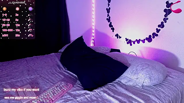 Snapshot of KLOE_MARTINS chatting on 02-27-26, 08:47 KLOE MARTINS online show from 02-27-26, 08:47