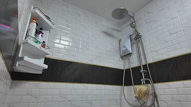 Snapshot of lukegunn chatting on 10-24-25, 08:38 lukegunn online show from 10-24-25, 08:38