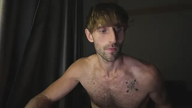 Snapshot of lukegunn chatting on 11-08-25, 03:07 lukegunn online show from 11-08-25, 03:07