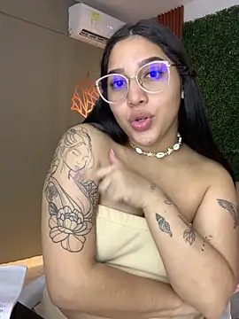 Amandanauty online show from 12-20-24, 03:58