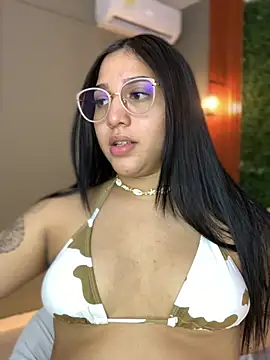 Amandanauty online show from 12-21-24, 06:09