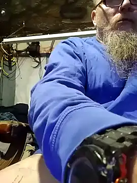 Snapshot of Kevinmc1d chatting on 10-19-25, 06:30 Kevinmc1d online show from 10-19-25, 06:30