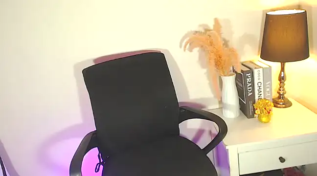 Snapshot of MajesticKitana chatting on 01-30-25, 03:33 MajesticKitana online show from 01-30-25, 03:33