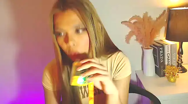 Snapshot of MajesticKitana chatting on 02-04-25, 06:46 MajesticKitana online show from 02-04-25, 06:46