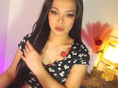 Snapshot of MajesticKitana chatting on 10-22-25, 04:02 MajesticKitana online show from 10-22-25, 04:02