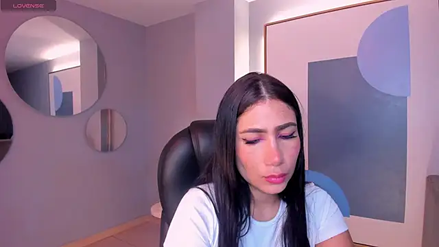 Snapshot of MarieJaneX chatting on 12-12-24, 10:45 MarieJaneX online show from 12-12-24, 10:45