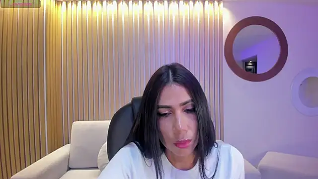 Snapshot of MarieJaneX chatting on 01-15-25, 10:49 MarieJaneX online show from 01-15-25, 10:49