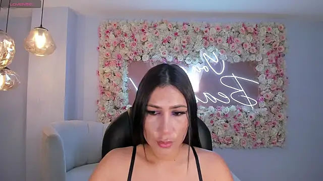 Snapshot of MarieJaneX chatting on 01-31-25, 10:42 MarieJaneX online show from 01-31-25, 10:42