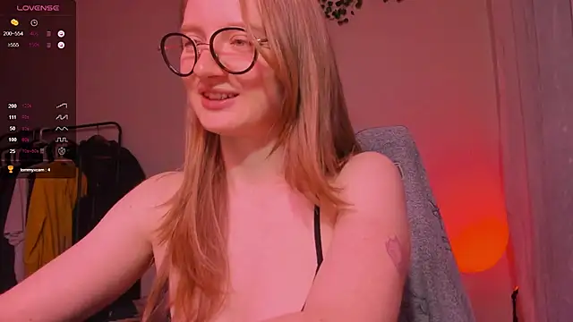 mollytuck online show from 10-24-25, 01:51