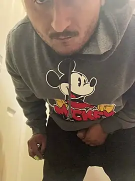 Snapshot of dro6969 chatting on 01-05-25, 04:06 dro6969 online show from 01-05-25, 04:06