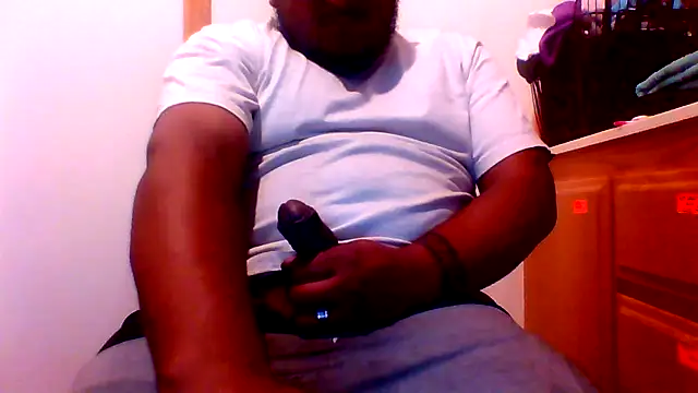 Snapshot of dro6969 chatting on 10-30-25, 03:52 dro6969 online show from 10-30-25, 03:52