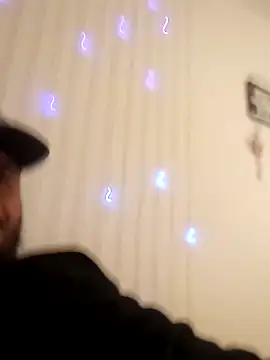 Snapshot of dro6969 chatting on 11-23-25, 01:27 dro6969 online show from 11-23-25, 01:27