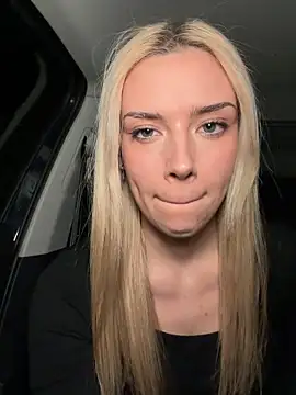 Snapshot of HopeHeaven chatting on 12-22-25, 08:50 HopeHeaven online show from 12-22-25, 08:50