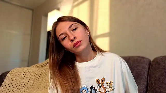 LovelyKatea online show from 10-11-25, 12:15