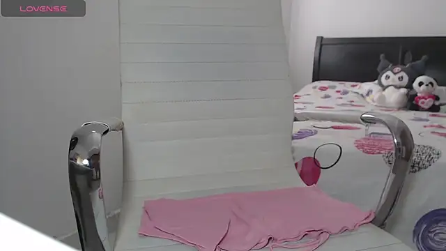 emma1005 online show from 03-01-25, 02:02