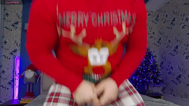 Snapshot of Arilas_ chatting on 12-25-24, 07:35 Arilas online show from 12-25-24, 07:35