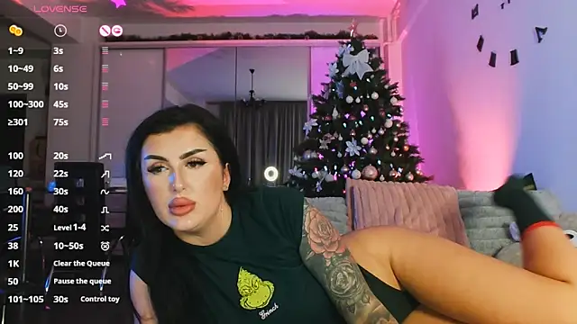 Snapshot of MichelleSwanX chatting on 12-05-25, 05:31 MichelleSwanX online show from 12-05-25, 05:31