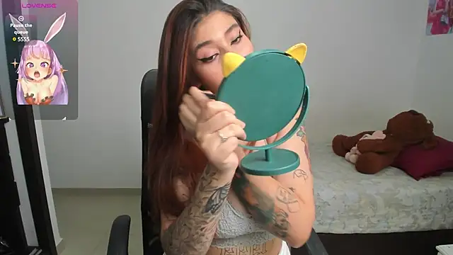 Snapshot of evelyx69x chatting on 03-06-25, 09:20 evelyx69x online show from 03-06-25, 09:20