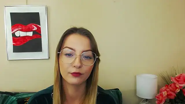 Snapshot of NatalieSexy chatting on 01-02-25, 07:12 NatalieSexy online show from 01-02-25, 07:12