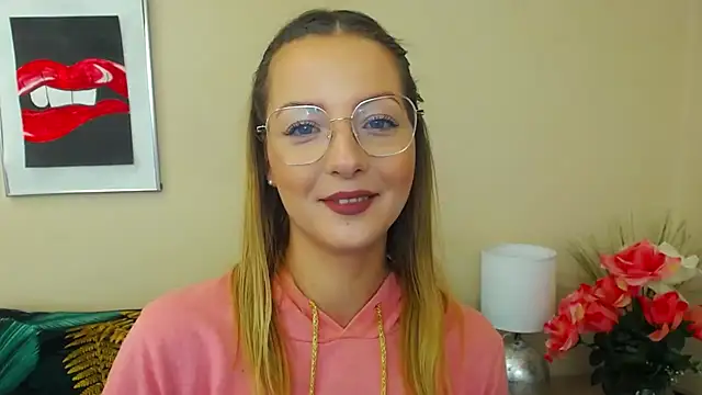 Snapshot of NatalieSexy chatting on 01-03-25, 07:27 NatalieSexy online show from 01-03-25, 07:27
