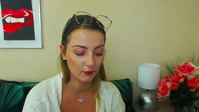 Snapshot of NatalieSexy chatting on 01-09-25, 01:24 NatalieSexy online show from 01-09-25, 01:24