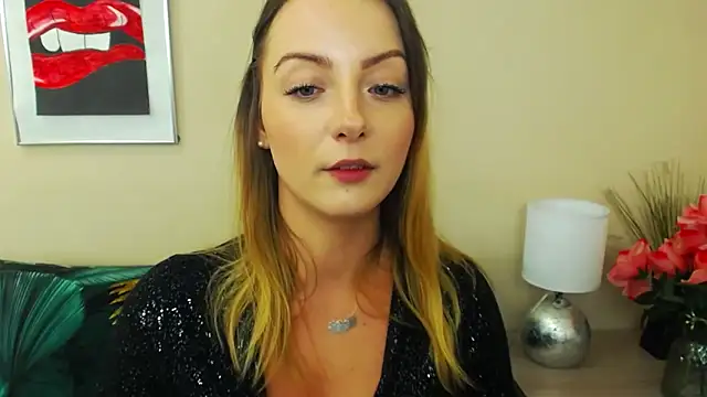 Snapshot of NatalieSexy chatting on 02-05-25, 10:19 NatalieSexy online show from 02-05-25, 10:19