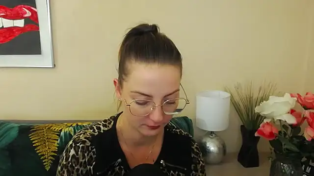 Snapshot of NatalieSexy chatting on 03-04-25, 01:17 NatalieSexy online show from 03-04-25, 01:17