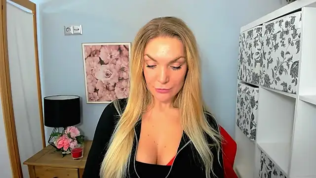 AulloraHoney online show from 12-15-24, 07:10