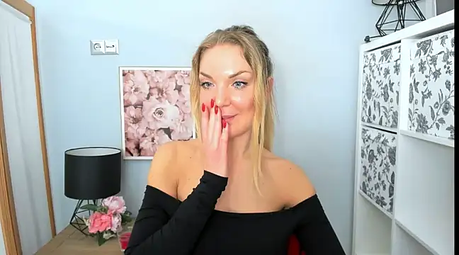 AulloraHoney online show from 02-24-25, 07:41