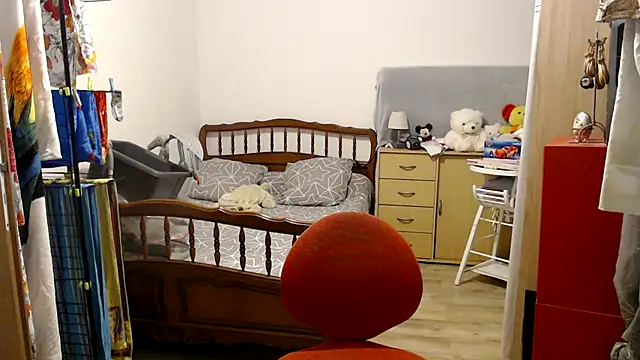 steph19x5 online show from 12-17-24, 05:47