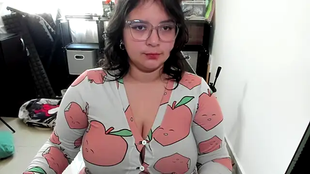 aika-dreams online show from 11-18-25, 01:04