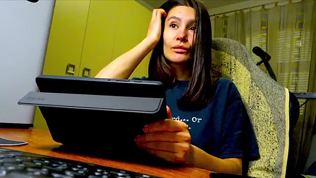 GodlyTheia online show from 12-15-25, 10:08