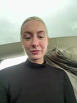Snapshot of CutieEmy chatting on 02-24-25, 11:32 CutieEmy online show from 02-24-25, 11:32