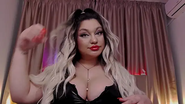 Snapshot of Larissa_K chatting on 11-12-25, 07:46 Larissa K online show from 11-12-25, 07:46