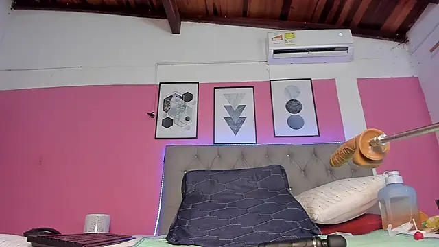 Snapshot of LEXA_MURPHY chatting on 12-03-24, 01:52 LEXA MURPHY online show from 12-03-24, 01:52