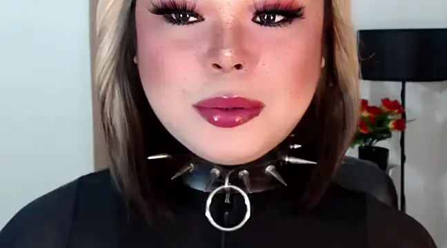 Snapshot of Mistress_DOMnicaaxx chatting on 03-08-25, 02:12 Mistress DOMnicaaxx online show from 03-08-25, 02:12