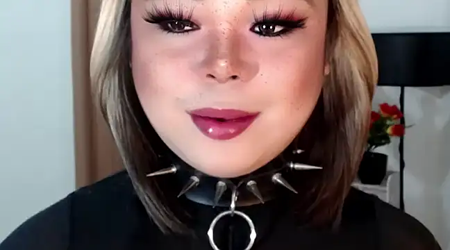 Snapshot of Mistress_DOMnicaaxx chatting on 03-08-25, 11:49 Mistress DOMnicaaxx online show from 03-08-25, 11:49