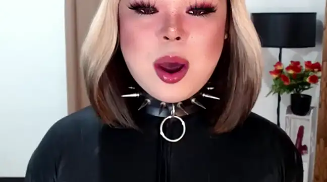 Snapshot of Mistress_DOMnicaaxx chatting on 03-09-25, 04:55 Mistress DOMnicaaxx online show from 03-09-25, 04:55