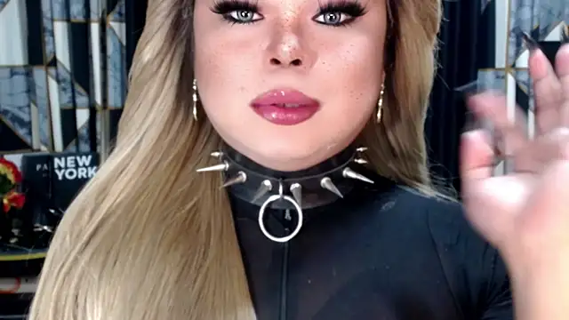 Snapshot of Mistress_DOMnicaaxx chatting on 11-02-25, 03:36 Mistress DOMnicaaxx online show from 11-02-25, 03:36