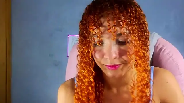 Snapshot of SexyLeilaa chatting on 01-31-25, 03:30 SexyLeilaa online show from 01-31-25, 03:30