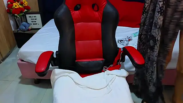 Snapshot of SexyLeilaa chatting on 02-20-25, 05:12 SexyLeilaa online show from 02-20-25, 05:12