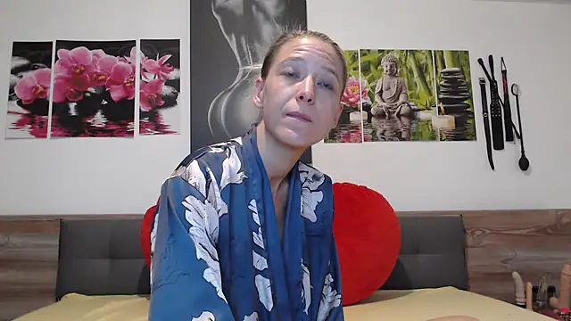 Snapshot of Naschkatze01 chatting on 10-22-25, 09:53 Naschkatze01 online show from 10-22-25, 09:53