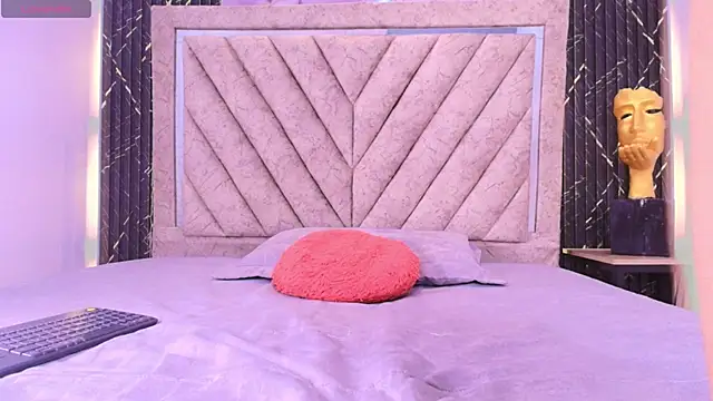 Hanna Evaanss online show from 10-07-25, 08:17